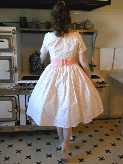Sinn und Sinnlichkeit – Damen-Partykleid von 1958